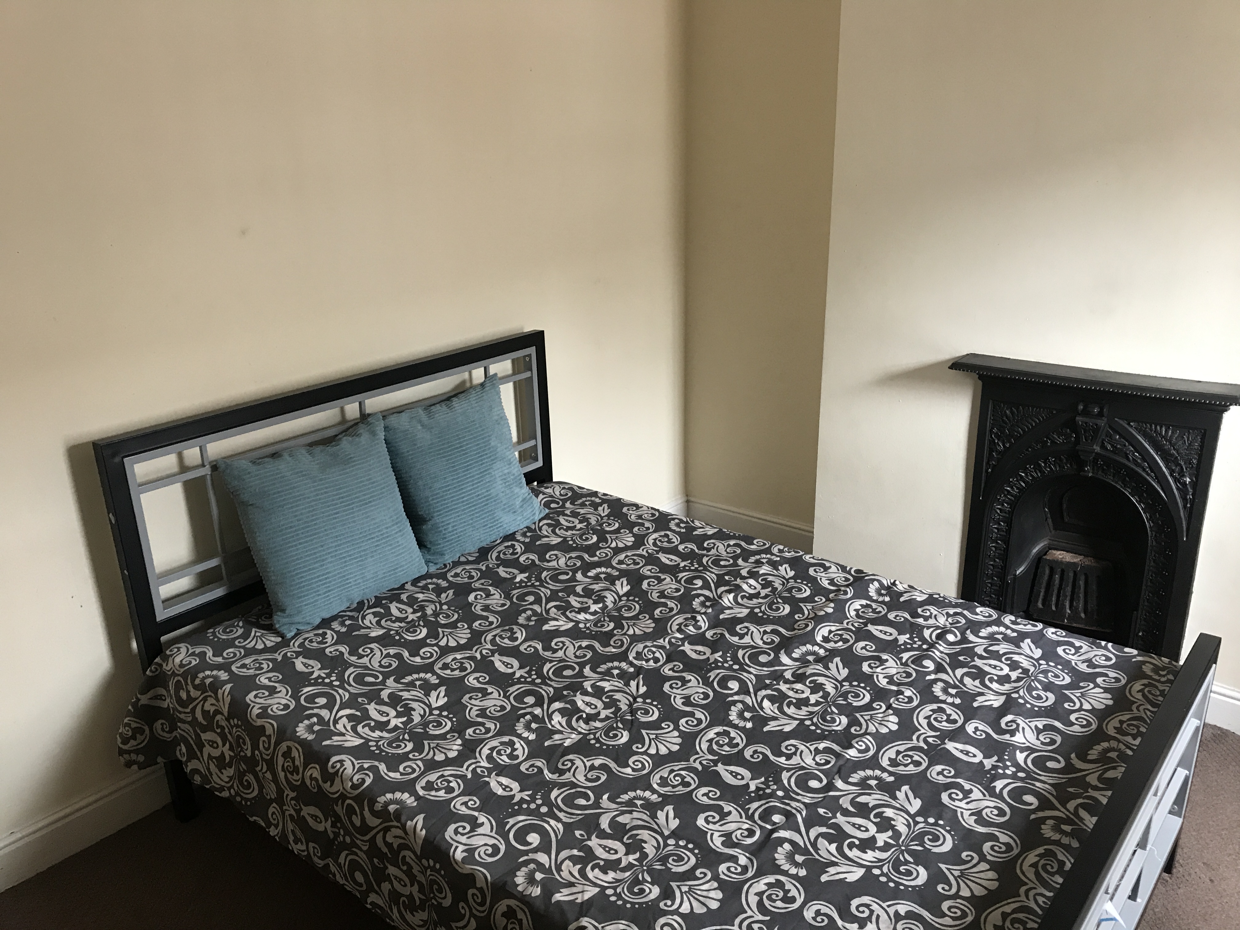 52-montague-bedroom-1-1.jpg - Sulets